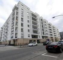 Stilvoll möblierte, moderne 3-Zimmer-Wohnung mit BalkonParkplatz - Frankfurt am Main Niederrad