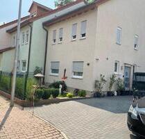 Reihenendhaus 5 Zimmer direkt an der Fleckenmauer - Flörsheim-Dalsheim