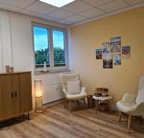 Praxisraum, hell und ruhig - 100,00 EUR Kaltmiete, ca.  37,00 m² in Karben (PLZ: 61184)
