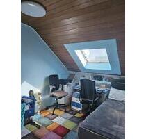 Dachgeschosswohnung 4 Zimmer - 750,00 EUR Kaltmiete, ca.  80,00 m² in Altrip (PLZ: 67122)