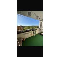 Wohnung mit vier Zimmern und Balkon in Frankfurt Hausen - Frankfurt am Main Mitte-West