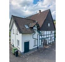 gemütliches Einfamilienhaus - 1.100,00 EUR Kaltmiete, in Gummersbach (PLZ: 51645) Berstig Süd