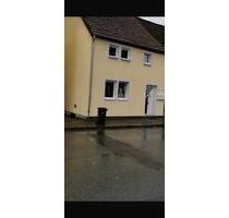 Doppelhaus Hälfte zur Miete - 1.150,00 EUR Kaltmiete, ca.  100,00 m² in Höxter (PLZ: 37671)