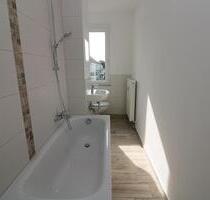 Ein Schnapper...helle 2-RW mit modernem Wannenbad!!! - Freiberg