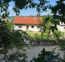 Einfamilienhaus mit Einliegerwohnung und großem Grund in Greding