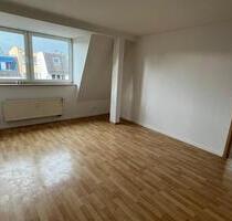 2-Zi.-DG-Whg. mit Wanne und sehr hell (Whg. zum Innenhof, deshalb ruhig) - Zwickau