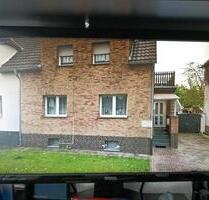 Einfamilienhaus Doppelhaushälfte mit 2 Garagen und Garten - Düren Mariaweiler-Hoven