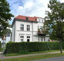Moderne Drei-Zimmer-Altbauwohnung mit Balkon und Garten im Zentrum von Wandlitz