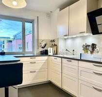 Familiäres Wohnen in Schwabing! 4-Zimmer-Wohnung mit zwei Bädern - München Schwabing-Freimann