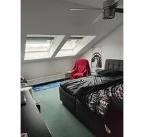 Helle Dachgeschosswohnung mit Aufzug und Balkon in Buer - Gelsenkirchen