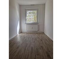 NEU!5 - Raumwohnung mit 79 m ² mit Balkon und Aufzug entsteht, Am Sportpark 20! - Glauchau