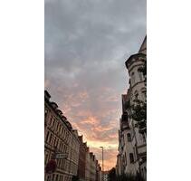 Altbauwohnung mit Echtholz-Parkett & Balkon - möbliert - Hannover Nord