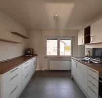 Helle 3-Zimmer-Wohnung mit Balkon und Einbauküche - Mutterstadt