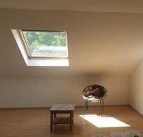 Helle, gemütliche 2-Zimmer-Dachgeschosswohnung, Kleve Oberstadt, - Bedburg-Hau