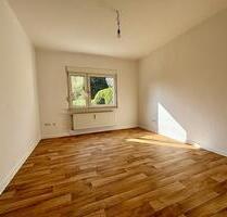 Frisch renovierte 2-Zimmer-Wohnung mit Gemeinschaftsgarten und praktischem Stauraum - Bochum Günnigfeld