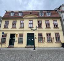 schöne Dachgeschosswohnung am Neuen Markt in Waren Müritz - Waren (Müritz)