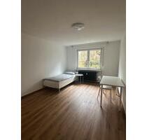 Großes WG Zimmer in S-Vaihingen mit perfekter Verkehrsanbindung! - Stuttgart