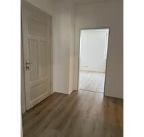 Frisch renovierte 2-Zimmer-Wohnung (2 ZKB) mit Küche & Stellplatz - Osnabrück Nahne