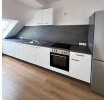 Neu & stilvoll! Dachgeschosswohnung mit neuer Einbauküche & moderner Ausstattung - Leipzig Nordost