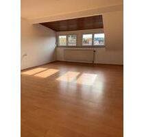 3-Zimmer-DG-Wohnung - 600,00 EUR Kaltmiete, in Allersberg (PLZ: 90584) Eismannsdorf