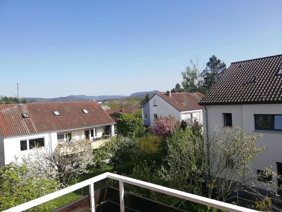 3-Zimmer-DG-Wohnung mit Balkon und EBK in Nürtingen