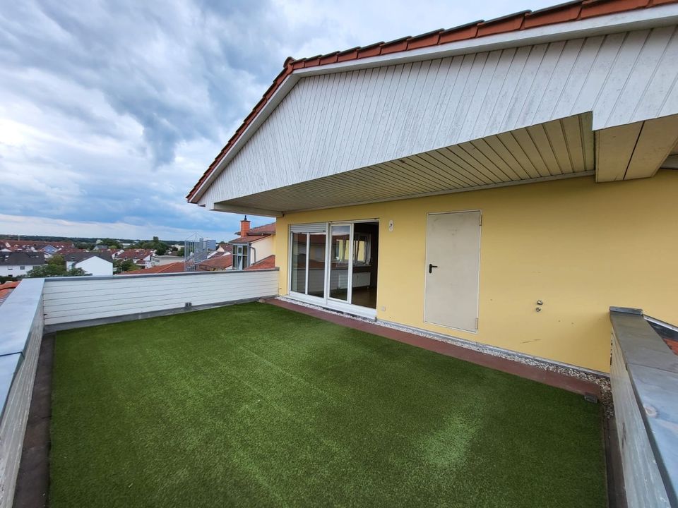 Stilvolle 3-Zimmer-Terrassenwohnung mit Balkon und EBK in Mühlhei - Mühlheim am Main