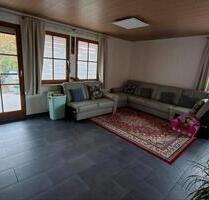 4 Zimmer Wohnung - 1.100,00&nbsp;EUR Kaltmiete, ca.&nbsp; 110,00&nbsp;m&sup2; in Eningen unter Achalm (PLZ: 72800)
