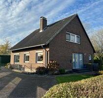 Freistehendes Einfamilienhaus - 399.000,00 EUR Kaufpreis, ca.  141,00 m² in Loose (PLZ: 24366)