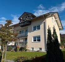 Herrliche Aussicht ! 3-Zi.-DG-Wohnung in Deggendorf-Höhenlage