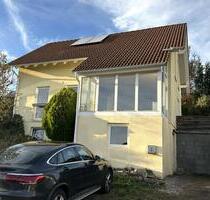 Charmantes Einfamilienhaus mit Wintergarten, Kamin & Garten - Hüffenhardt