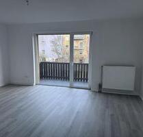 Schöne, renovierte 3-Zimmer Wohnung mit Balkon - Hof Altstadt