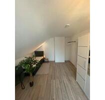 Möbliertes 18m²WG Zimmer, Zentrum NT, EBK, Dachterasse, Ruhig - Nürtingen