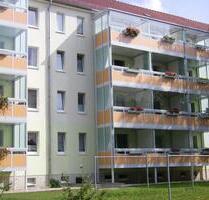 Sonnige 2-Raumwohnung mit verglastem Balkon und Einbauküche. - Wurzen