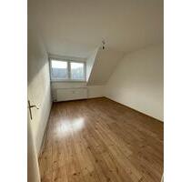 Gemütliche 2,5 Zimmer DG Wohnung (2 Wohnungen zur Verfügung) - Remscheid Remscheid-Süd