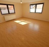 Gabsheim topgepflegte 4ZKB mit GäWC, tollem Balkon, großem Kellerraum und Stellplatz. Insgesamt ca. 100 m² Wohnfläche. Sofort frei! 800 € + 250 NK € - Armsheim