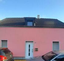 Freistehendes Einfamilienhaus in 47229 Duisburg