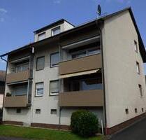 Helle 3-Zimmer-Wohnung mit Einbauküche und Loggia im gepflegten 6-Familienhaus - Leverkusen