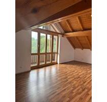Dachstudio - 750,00 EUR Kaltmiete, ca.  120,00 m² in Hutthurm (PLZ: 94116)