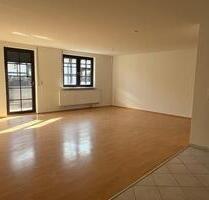 Sanierte 4 - Raum Maisonette Wohnung mit zwei Bädern und Balkon - Weida