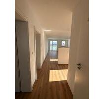 3 Zimmer Wohnung mit unverbautem Ausblick, Glasdesign & EBK - Kemnath
