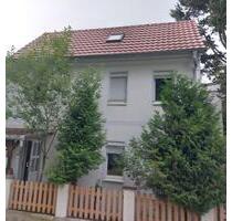 Kleines Haus, kl. Grundstück, Versorger, Ärzte, Schule fußläufig - Gößnitz