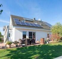 Modernes Einfamilienhaus mit PV-Anlage, 7 Zimmern & Doppelwohnoption - Itzstedt