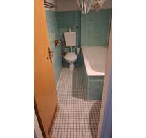 2 Zimmer Dachgeschoss Wohnung - 580,00 EUR Kaltmiete, ca.  47,00 m² in Kiel (PLZ: 24114) Südfriedhof