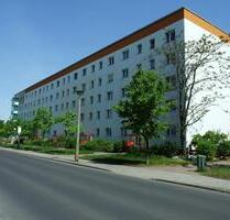 6 Raum-Wohnung mit 2 Balkonen - 590,00 EUR Kaltmiete, ca.  115,90 m² in Weißwasser (Oberlausitz) (PLZ: 02943)
