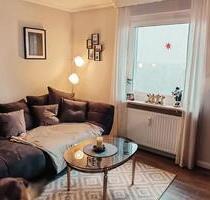 Freie 3-Zimmer-Wohnung in Pinneberg; Fenster, Fassade, Balkon neu