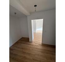 Kernsaniert 2025: 3-Zimmerwohnung mit Balkon & Garage - Villingen-Schwenningen