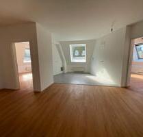 Frischsanierte 5 Zimmer Dachgeschosswohnung mitten in Löbtau im ruhigen Hinterhof - Dresden Cotta