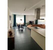 Wohnung auf Zeit - 2.400,00 EUR Kaltmiete, ca.  90,00 m² in Niederkassel (PLZ: 53859)