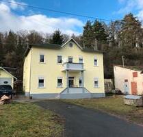 Saniertes Einfamilienhaus mit Gewerbegrundstück an der Lahn - Villmar
