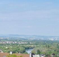 Gepflegte 2-Raum-Dachgeschosswohnung mit Einbauküche in Vallendar